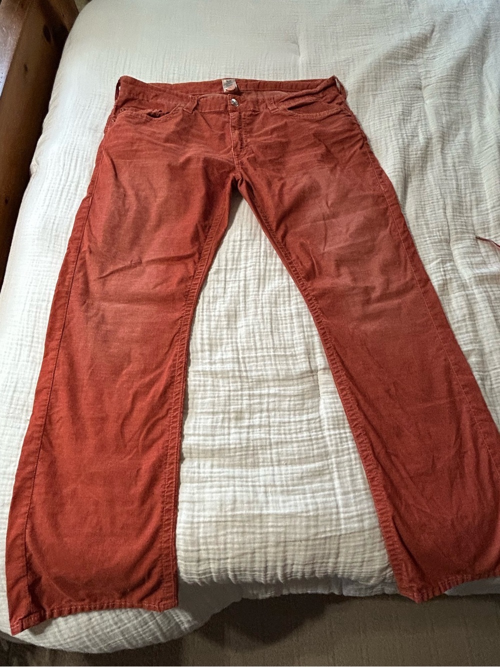 Men’s True Religion Bobby Straight Leg Corduroy Pants in size 42